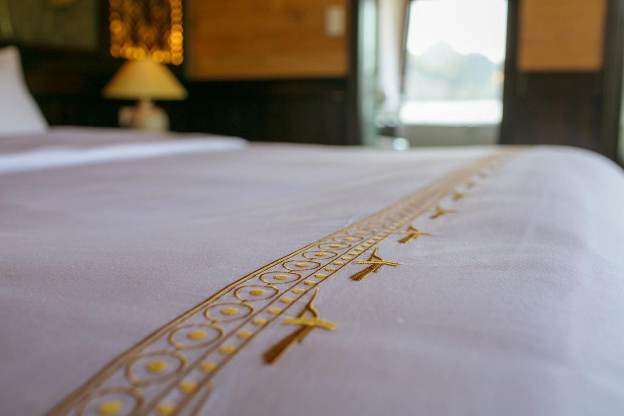 V'Spirit Cruise Hotel ฮาลอง ภายนอก รูปภาพ