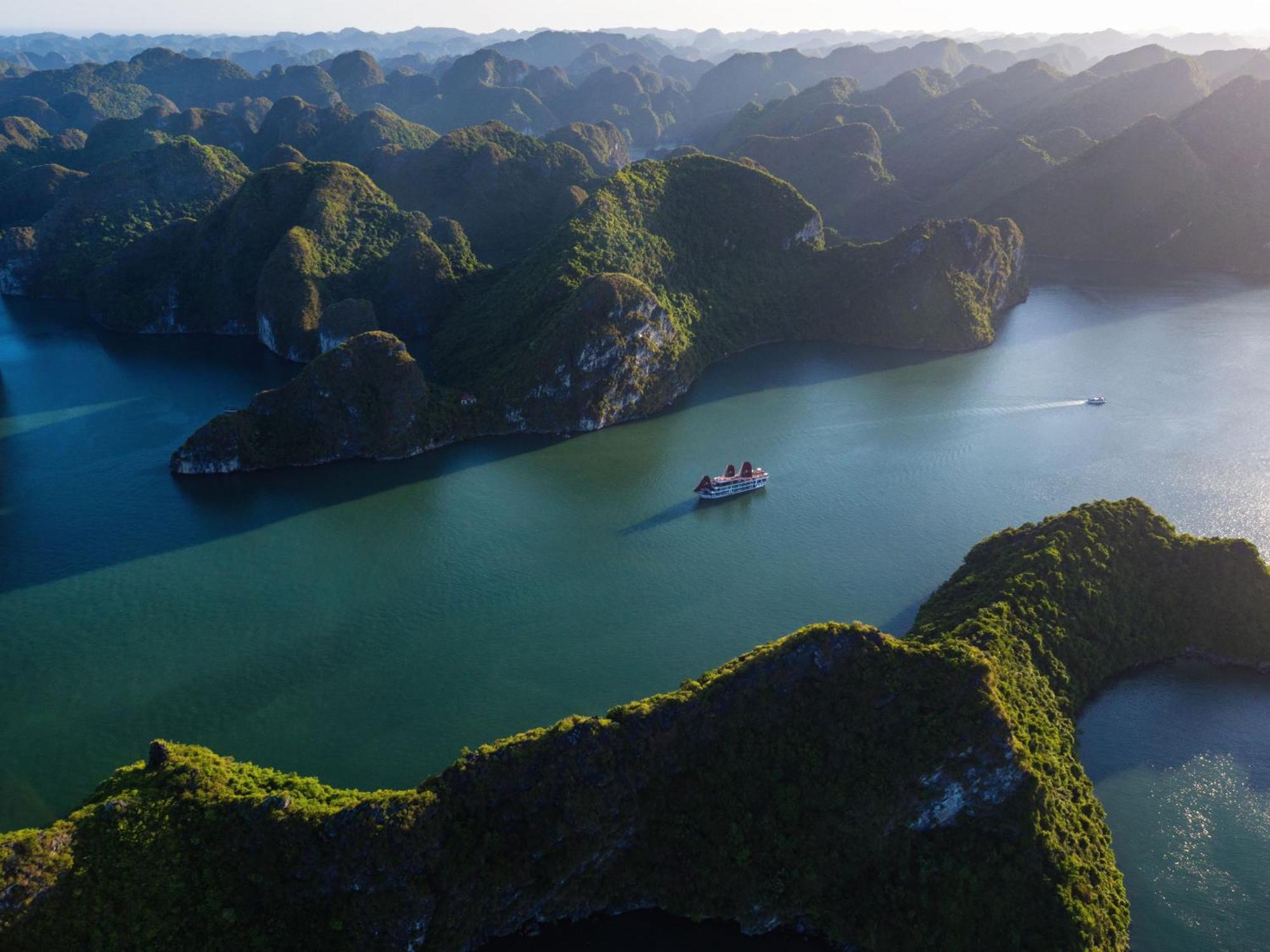 V'Spirit Cruise Hotel ฮาลอง ภายนอก รูปภาพ